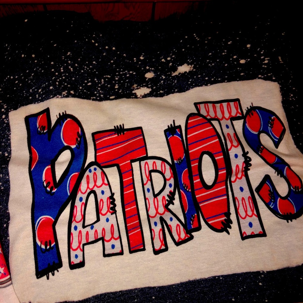Patriots 2XL shirts
